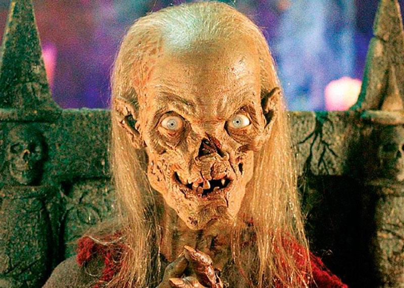 El Guardián de la Cripta observa directamente al espectador.